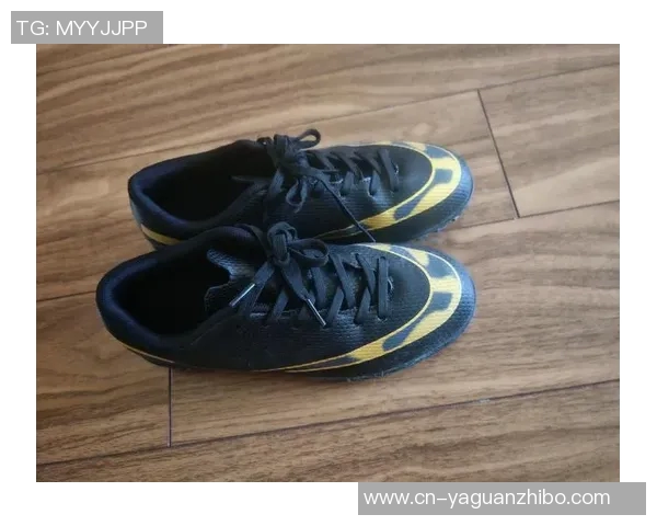 梅西F50足球鞋的传奇之路与球场表现解析